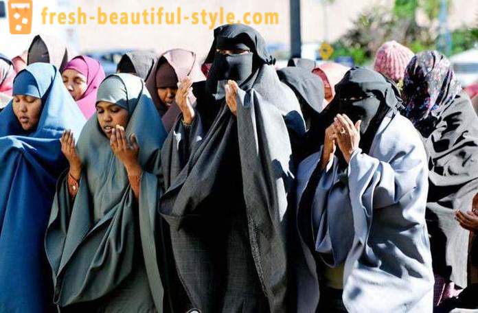 Co je to závoj? Dámské svrchní oděvy v muslimských zemích