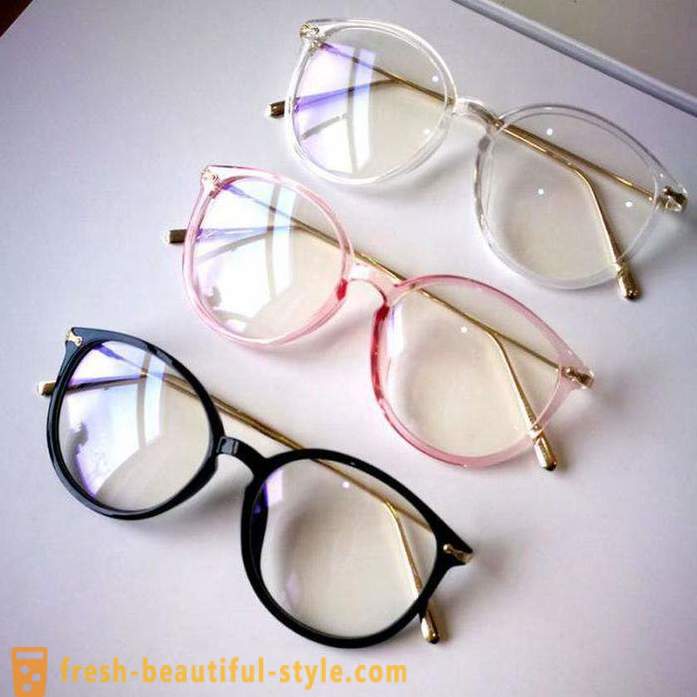 Branding brýle s čirým sklem: rysy, modely a recenze