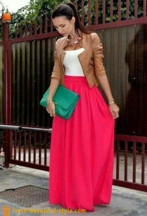 Z toho, co se nosí růžové sukně tipy stylisty
