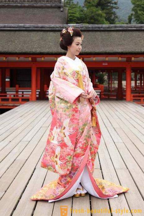 Kimono japonská historie původ, charakteristiky a tradice