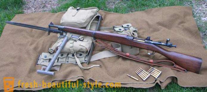 Americké zbraně z druhé světové války a moderní. Americký pušky a pistole