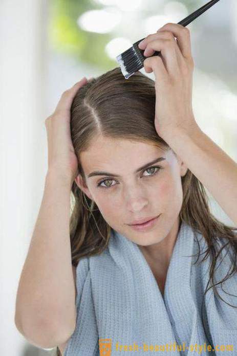 Jak nejlépe obarvit si vlasy: na špinavé nebo čisté vlasy? Jak barvit barvení vlasů