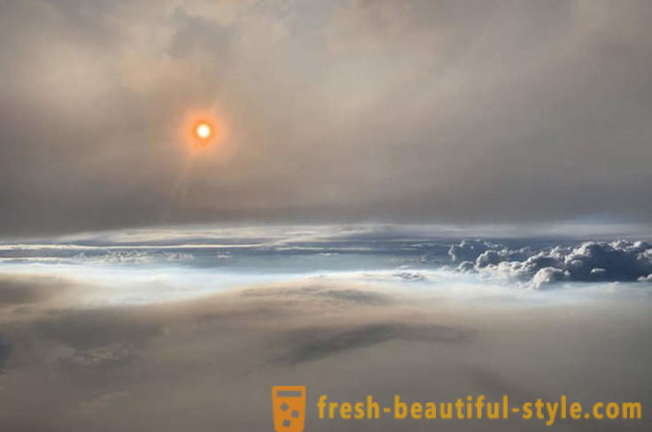 NASA fotografoval vzácný jev - na „oheň“ cloud