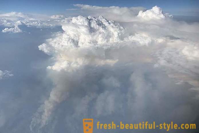 NASA fotografoval vzácný jev - na „oheň“ cloud