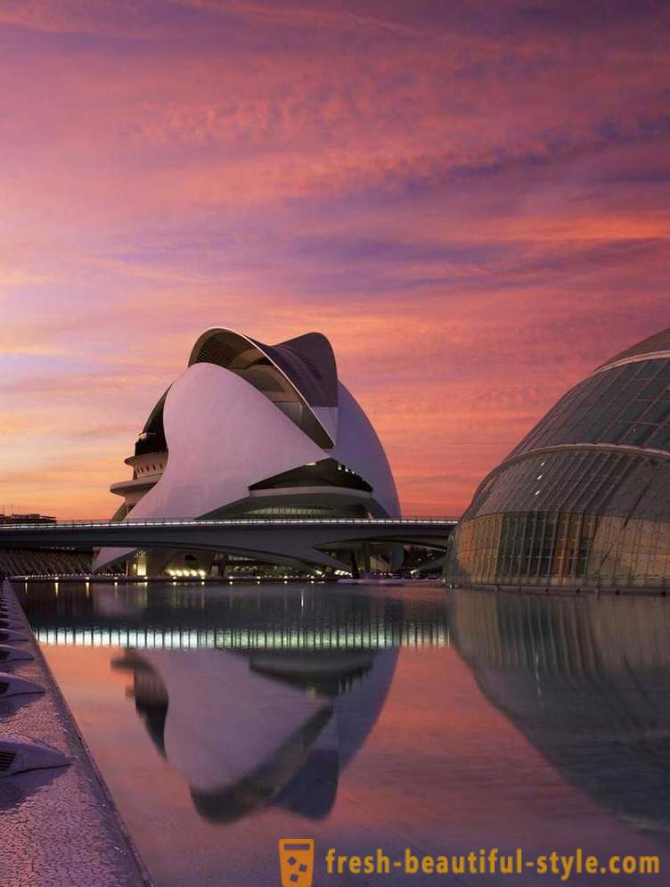 Mimořádná architektura opery ve Valencii