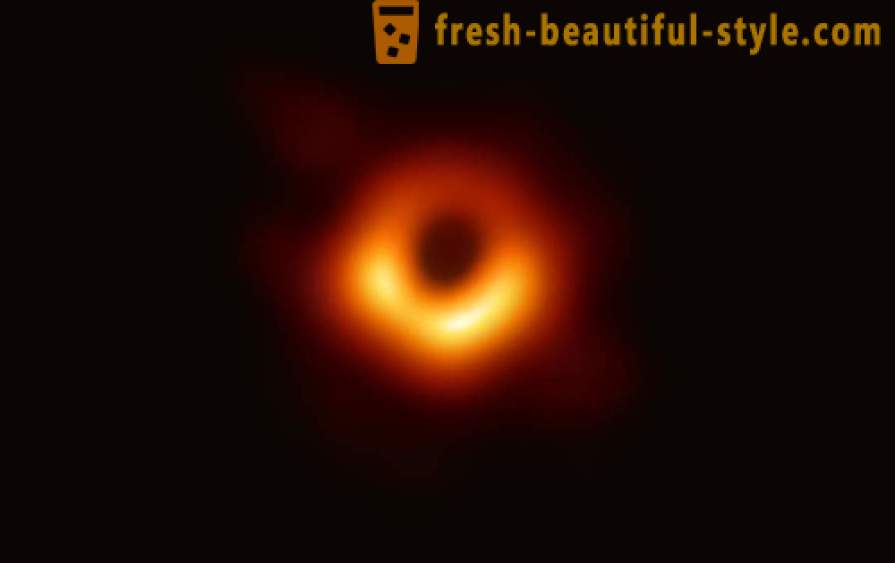 To představil první obraz supermasivní černé díry