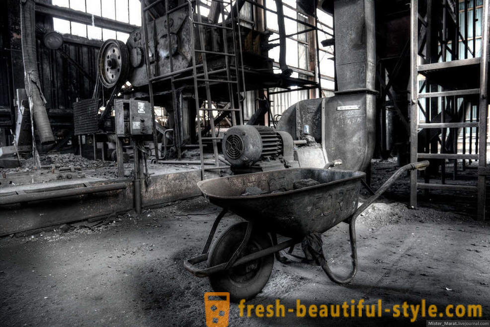 Procházka opuštěné továrny v Belgii