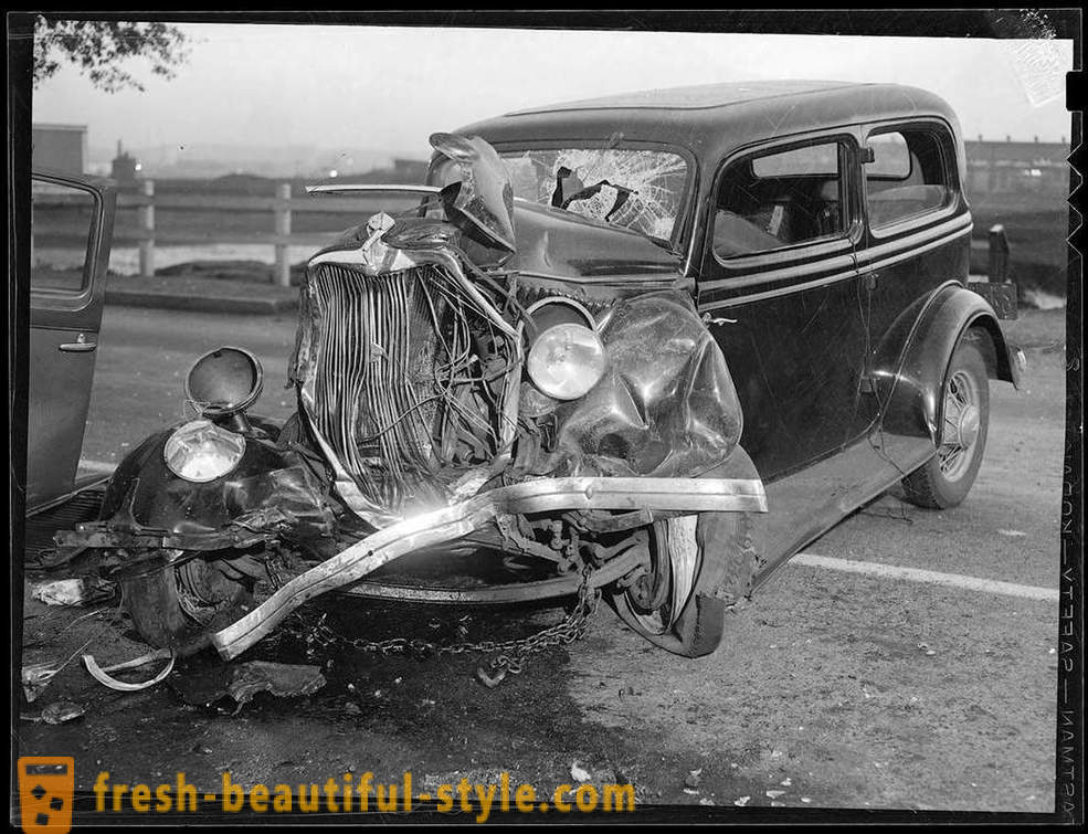 Fotografická sbírka nehod na silnicích Ameriky v letech 1930-1950