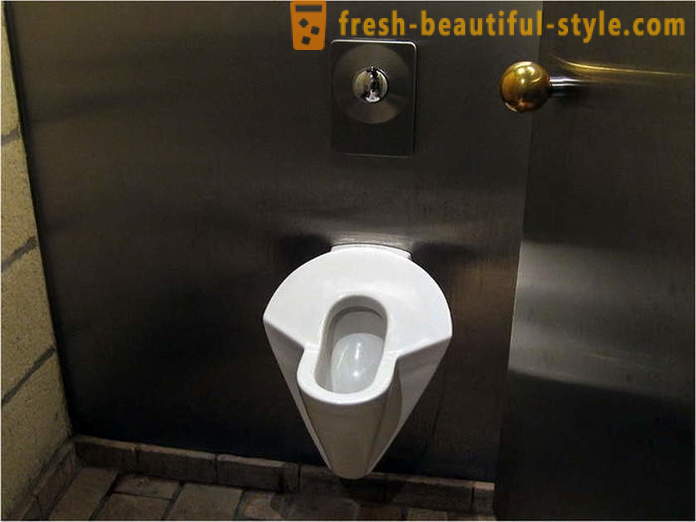 V Německu, my jsme vyřešili, jak snížit fronty v ženské toalety