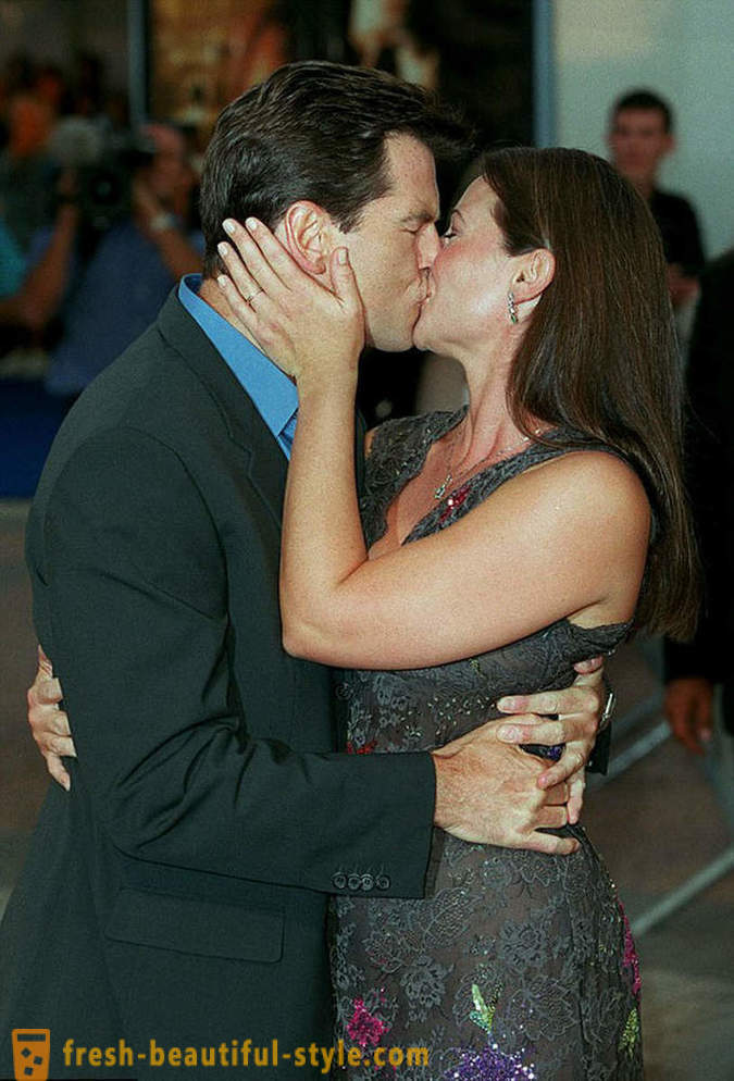 Pierce Brosnan a jeho manželka oslavili stříbrnou svatbu
