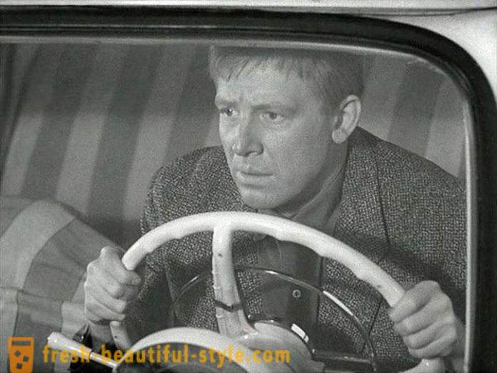 Jak odstranit sovětského filmu „Dejte si pozor na auta“