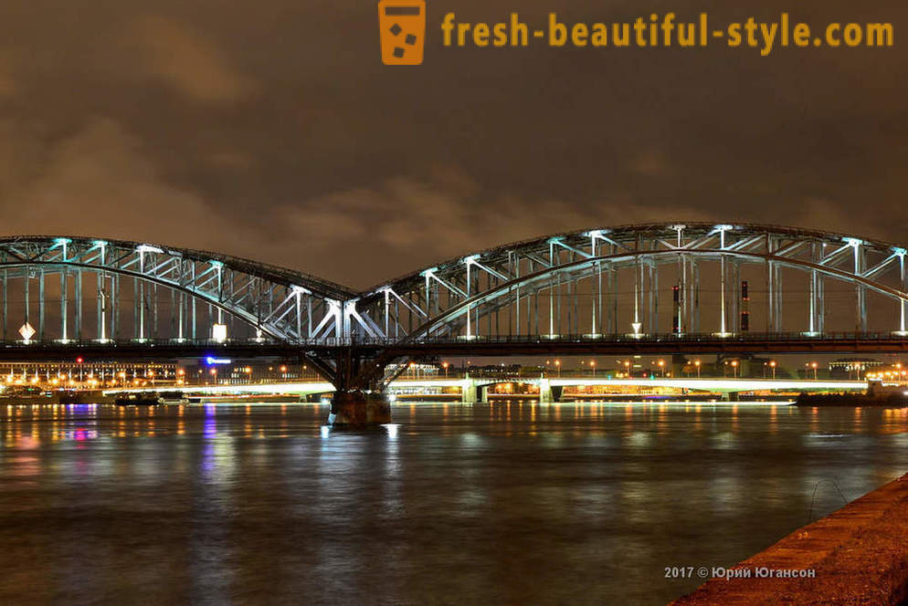 Magie krása St. Petersburg mostů