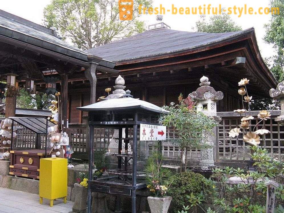 V Japonsku, tam je chrám zasvěcený ženského prsu, a to je v pořádku