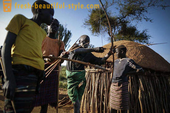 Lukostřelci kmene Pokot z Keni