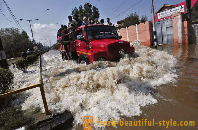 Historické povodně v Indii a Pákistánu