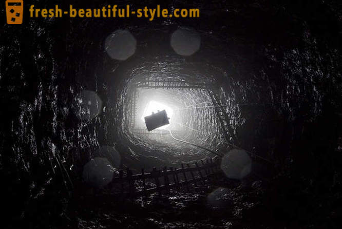 Uhlí - starověký podzemní továrna