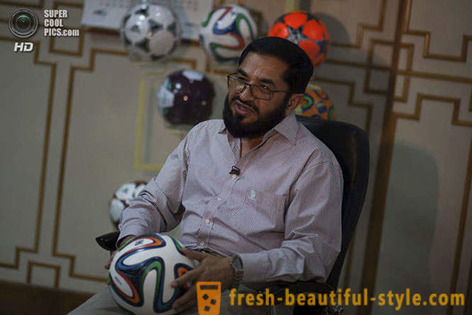 Výroba z úředních 2014 Světového poháru míčů v Pákistánu