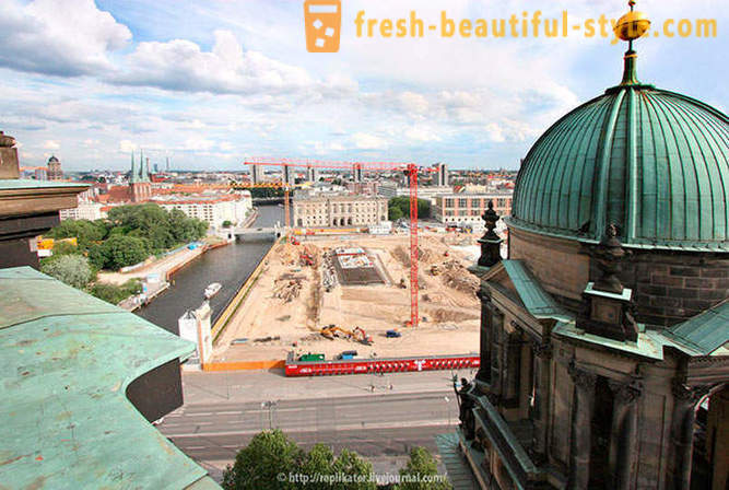 Berlín od vrcholu katedrály Berlín