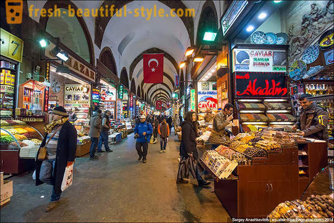 Market Walk koření v Istanbulu
