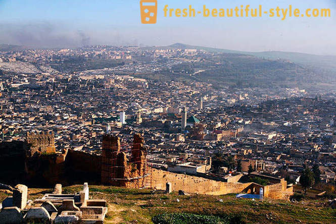 Fez - nejstarší z královských měst Maroka
