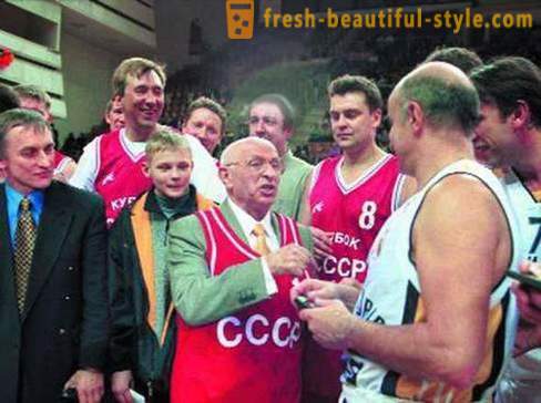 Alexander Gomelsky: trénovat kariéru, vyznamenání, medaile i osobním životě legendy
