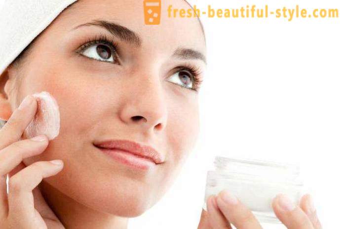 Cream „Laura“ s kyselinou hyaluronovou: hodnocení zákazníků a kosmetičky