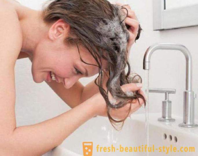 Jak připravit balzám na vlasy doma?