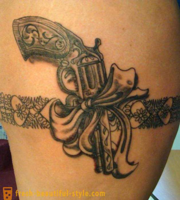 Tetování „zbraň“ - tvůrčí náčrtek pro odvážné a smělé