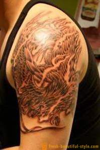 Jaké jsou tetování na mužově rameni?