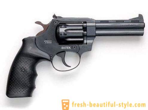 Traumatické revolver: specifikace a recenze