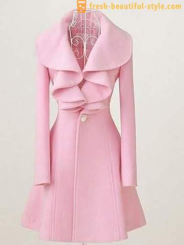 Růžové šaty jako základní prvek šatníku