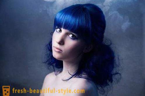 Modrá barva vlasů: jak dosáhnout opravdu krásné barvy?