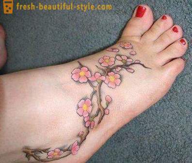 Tetování na nohou - malá dámská žert