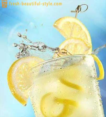 Lemon Dieta: hubnout a pití