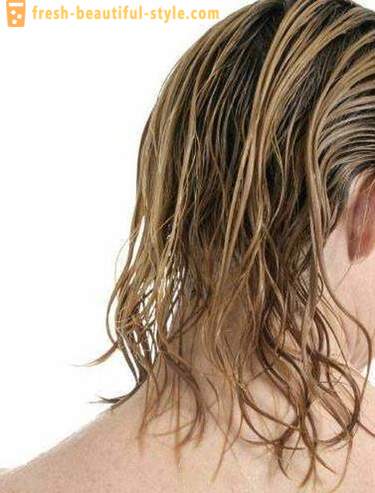 Mastné vlasy: Co dělat a jak vyřešit tento problém?